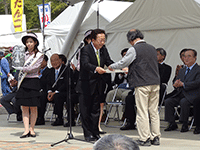 笠間の陶炎祭開会式に出席