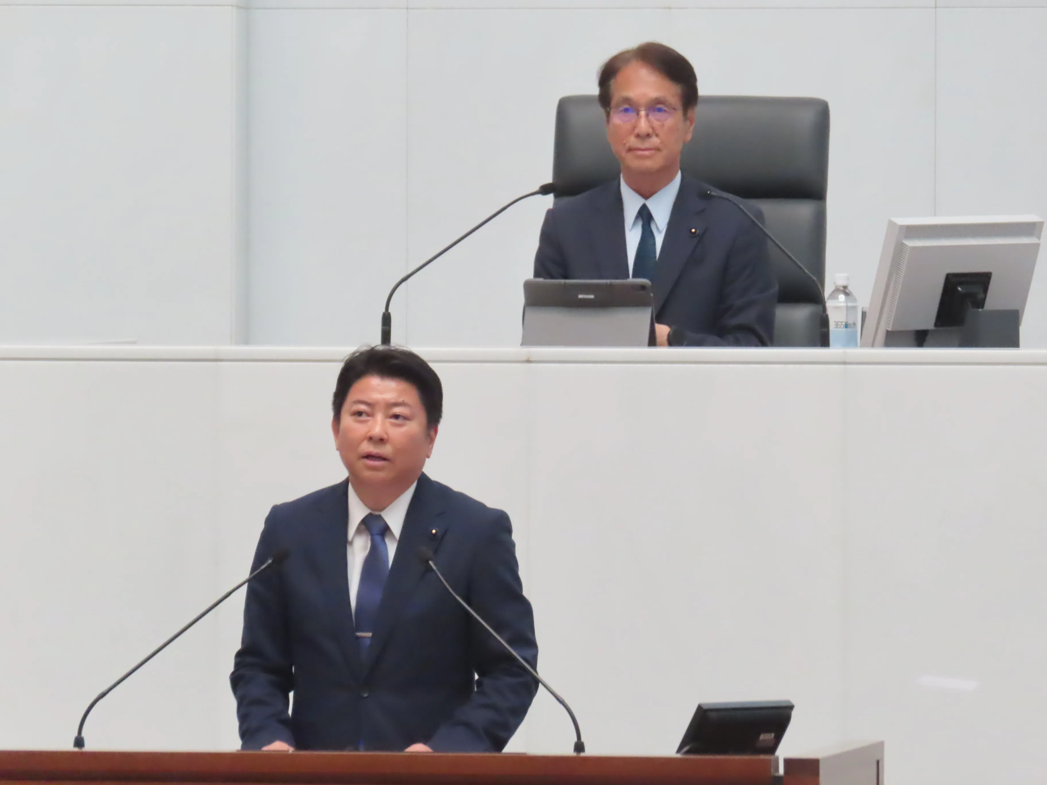 定例会の様子2