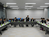 BNCTなどの概要,今後の予定・展望について説明を受ける様子