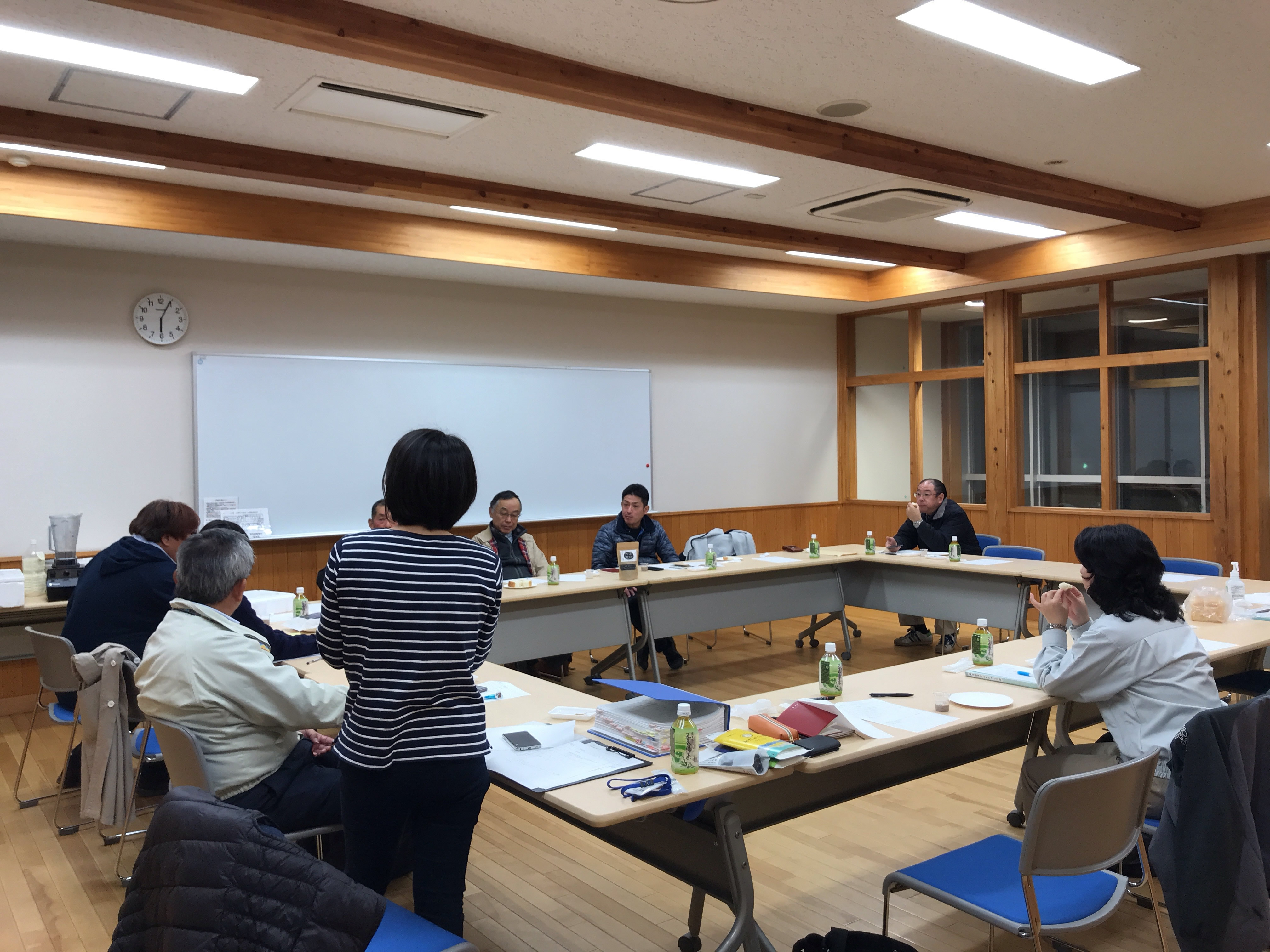 写真3:新商品開発検討会のようす