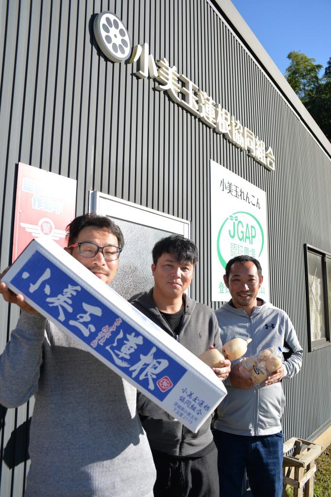 写真2:会長と組合員の皆さん